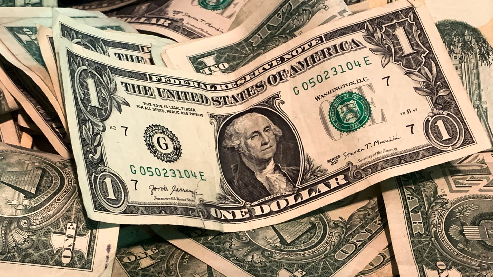 قیمت یورو و دلار و باقی ارزها در 23 اردیبهشت 1404