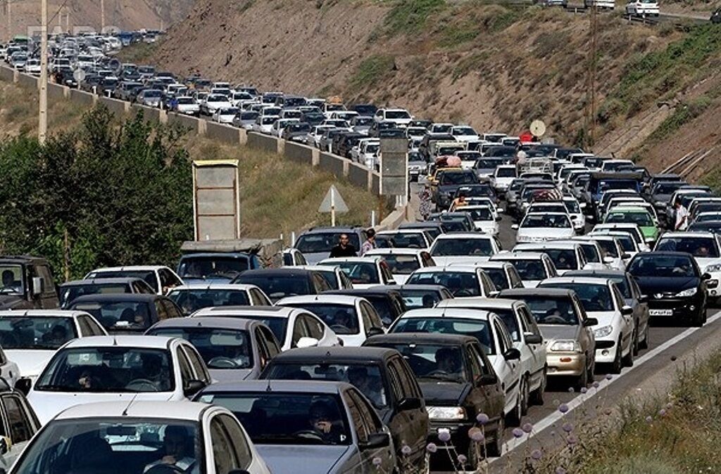 2 کیلومتر ترافیک در ورودی آزادراه تهران-شمال