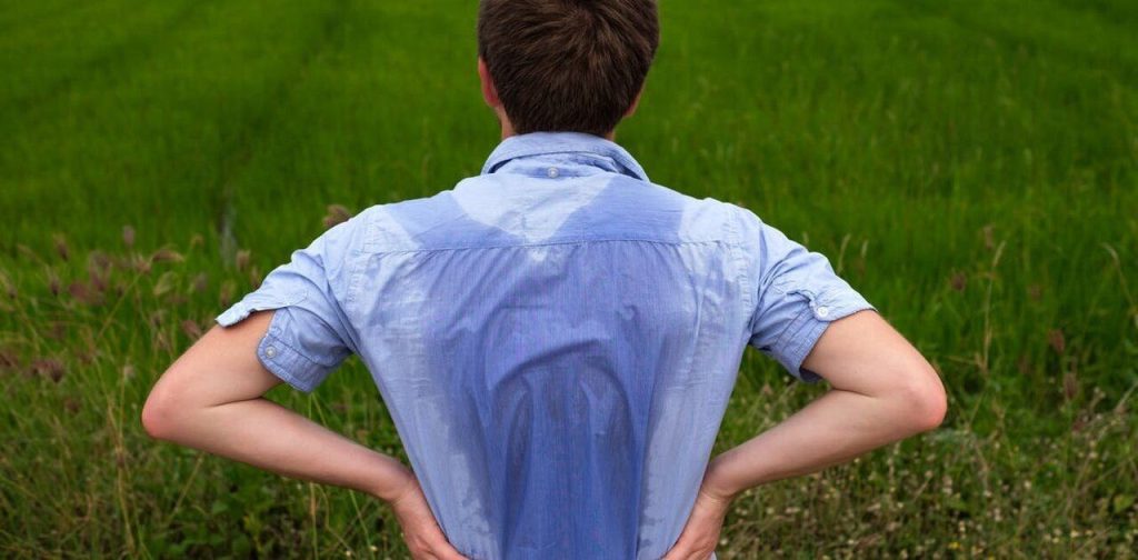 کاهش تعریق در تابستان و راهکارهای تغذیه‌ای