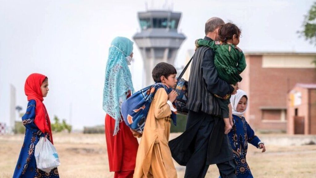 اخراج کامل مهاجران افغان مطرح نیست؛ بازگشت قانونی ممکن است