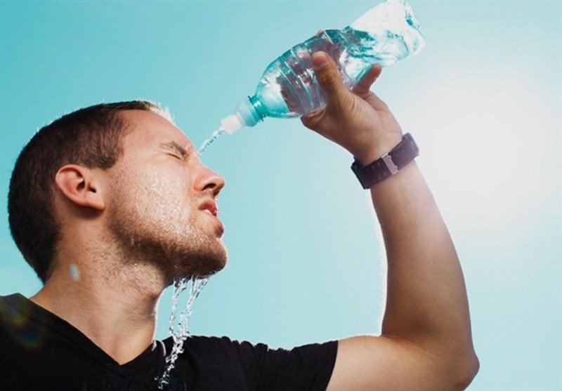 در تابستان، کم‌آبی بدن می‌تواند تهدیدی جدی برای سلامتی باشد.