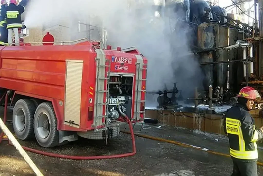 انبار نفتی شهرری و آتش سوزی که همچنان ادامه دارد 1 انبار نفتی شهرری و آتش سوزی که همچنان ادامه دارد