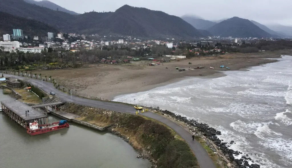 سواحل دریای خزر در خطر بیابانی شدن!کاهش سطح آب خزر 2 سواحل دریای خزر در خطر بیابانی شدن!کاهش سطح آب خزر