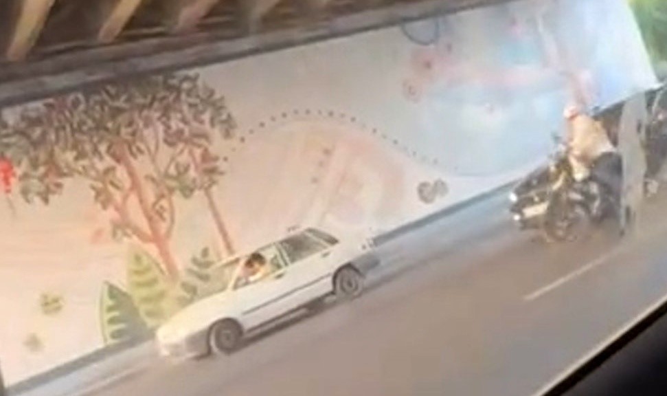 زورگیران موتورسوار در اتوبان نیایش،سرقت با قمه! 1 زورگیران موتورسوار در اتوبان نیایش،سرقت با قمه!