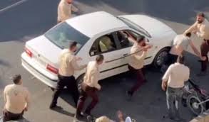 زد و خورد خیابانی قزوین؛ برکناری مدیران و عذرخواهی شهردار 3 زد و خورد خیابانی قزوین؛ برکناری مدیران و عذرخواهی شهردار