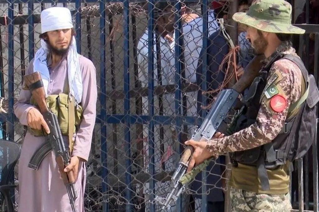 درگیریهای مرزی کابل و اسلامآباد شدت گرفت؛ نگاهی به توان نظامی پاکستان و افغانستان 1 درگیریهای مرزی کابل و اسلامآباد شدت گرفت