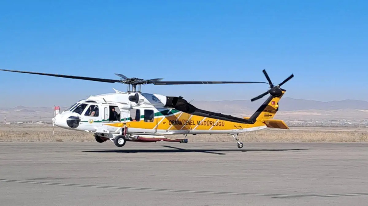 هواپیماهای ترکیه‌ای برای مهار آتش جنگل الیت وارد ایران شدند