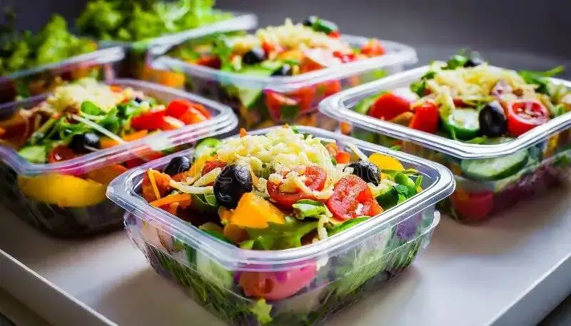 سالادهای آماده سالم یا تله میکروبی، شست‌وشوی مجدد لازم است؟